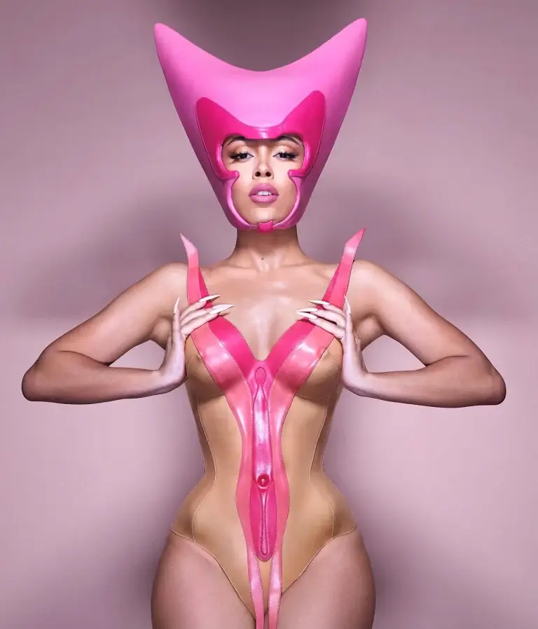Labia-Bustier-2019-Doja-Cat-Photo-David-LaChapelle
