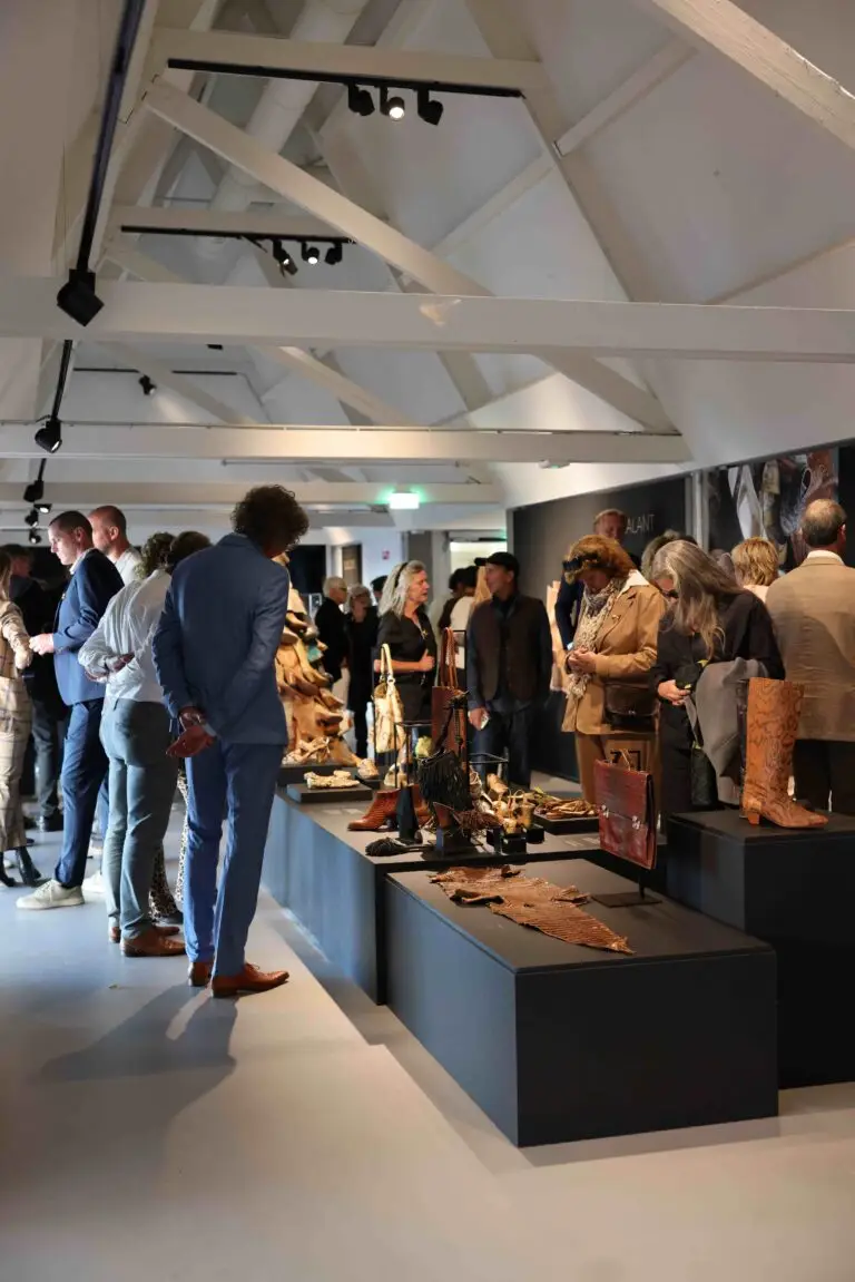 Tentoobn show 'Typical Fred' - Shoe Quarter 5